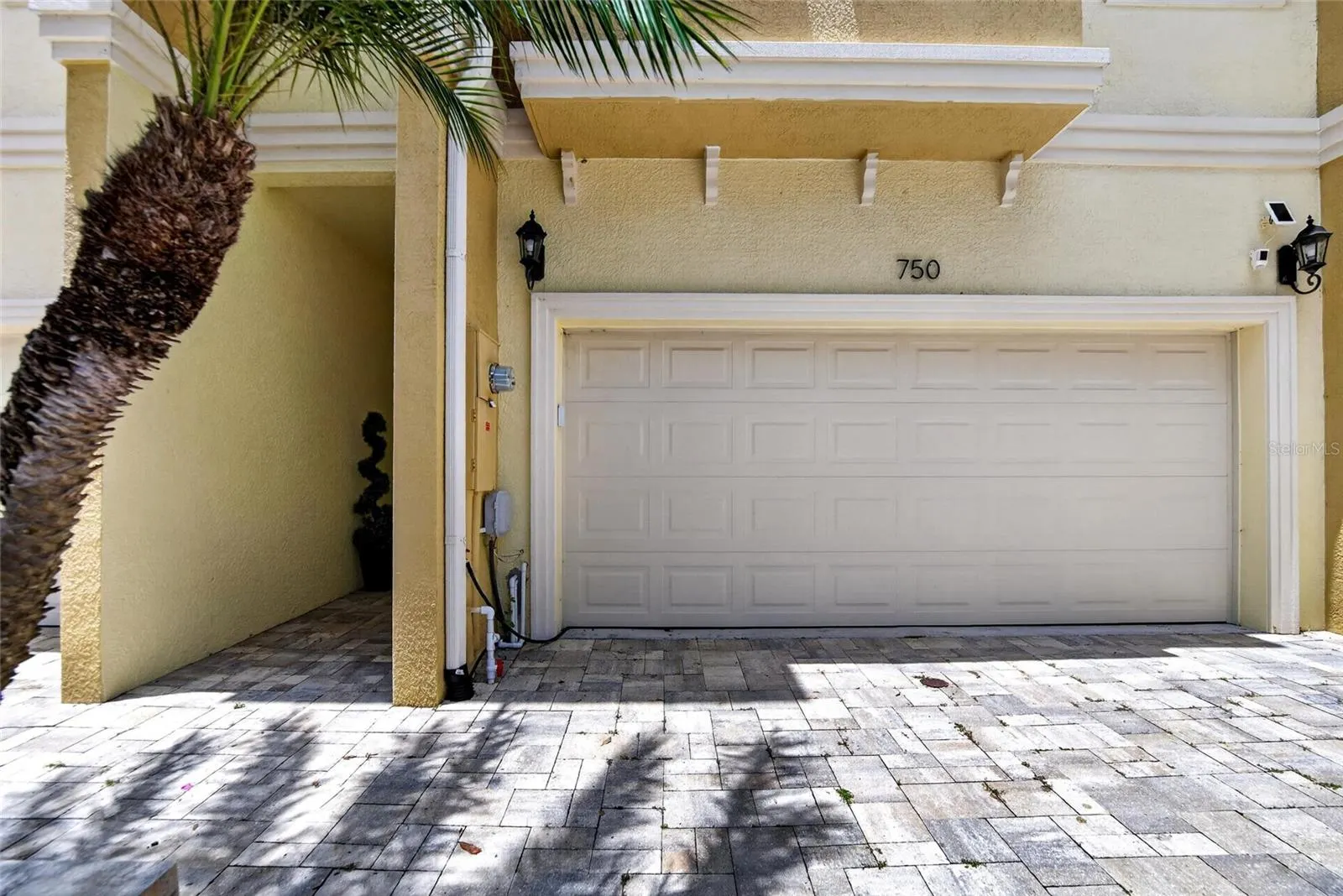 750 GRAND CYPRESS LN