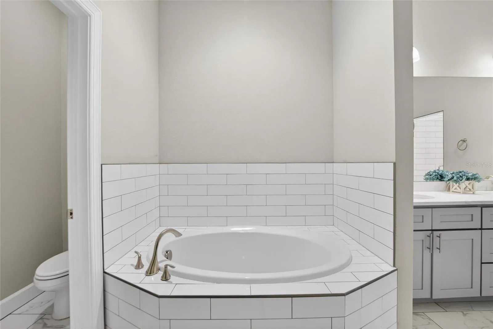 750 GRAND CYPRESS LN