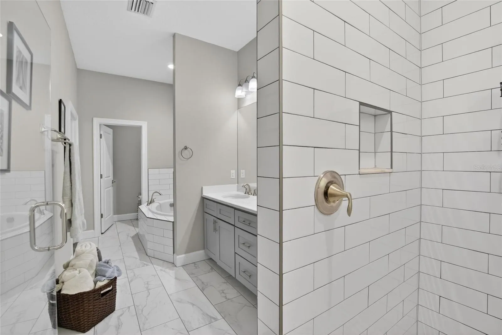 750 GRAND CYPRESS LN