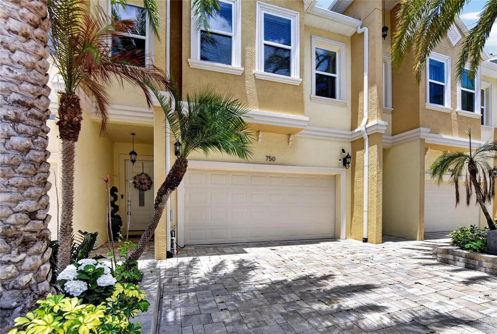 750 GRAND CYPRESS LN