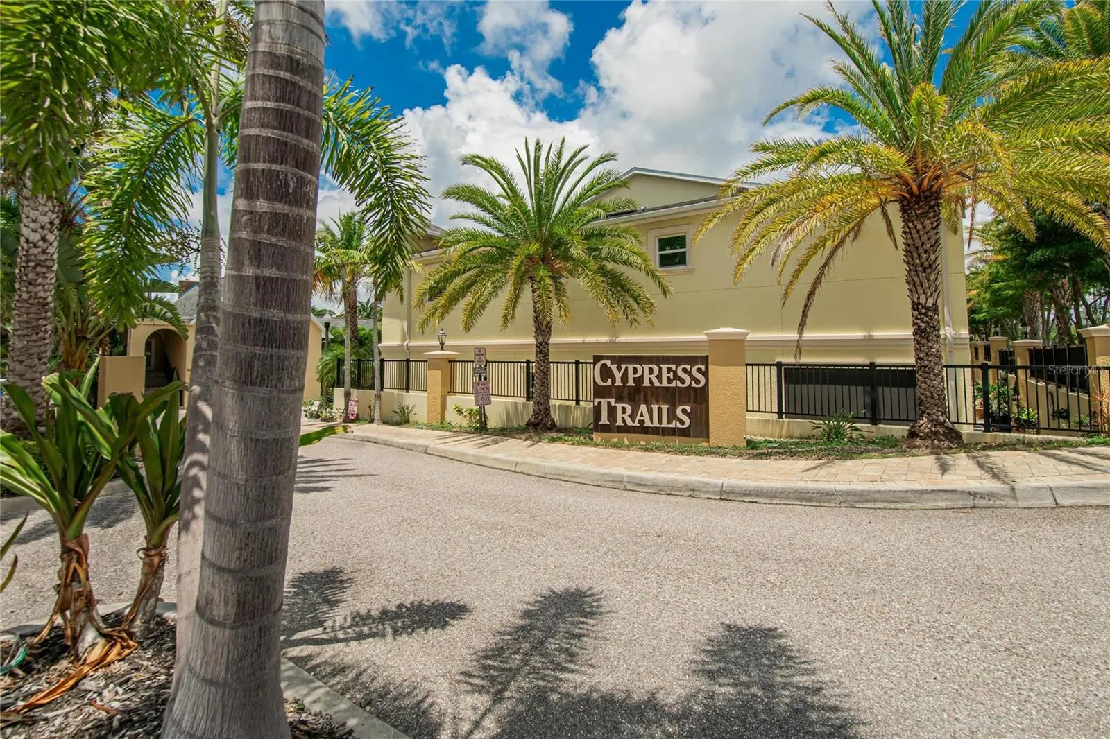750 GRAND CYPRESS LN