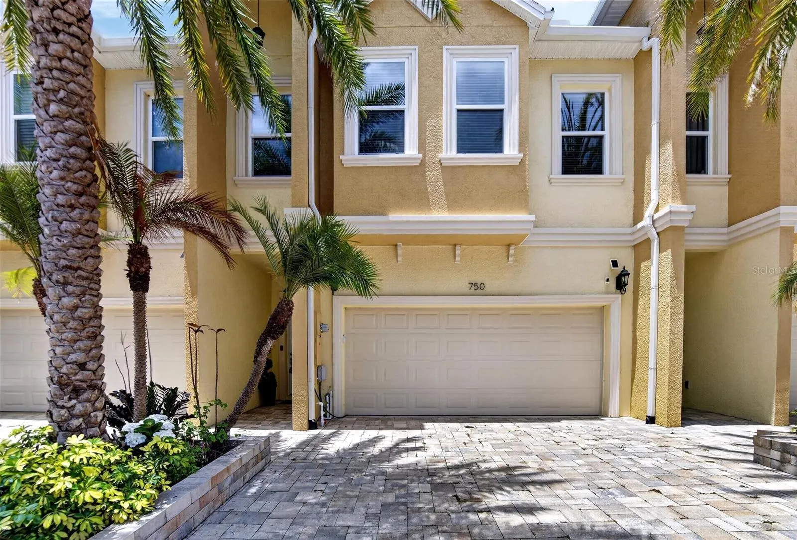 750 GRAND CYPRESS LN