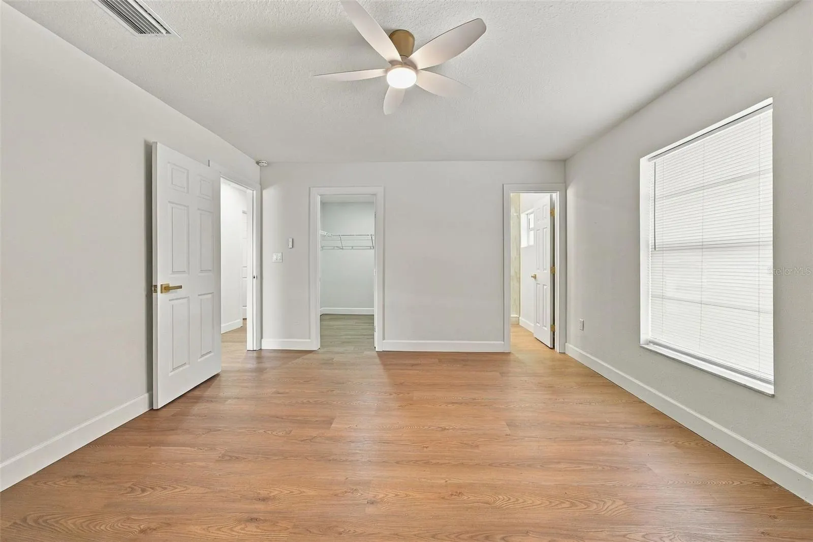 4106 LONE OAK RD