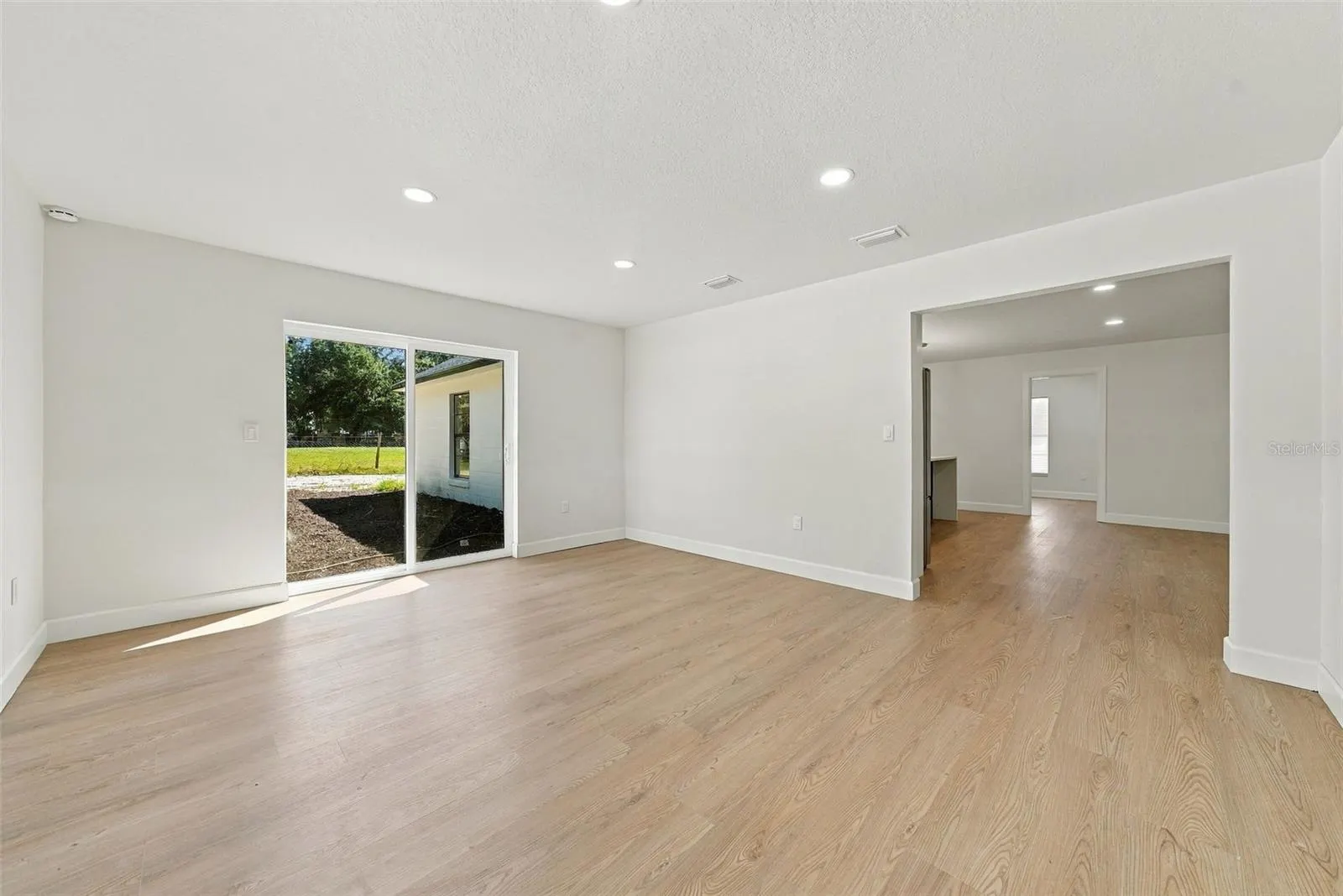 4106 LONE OAK RD