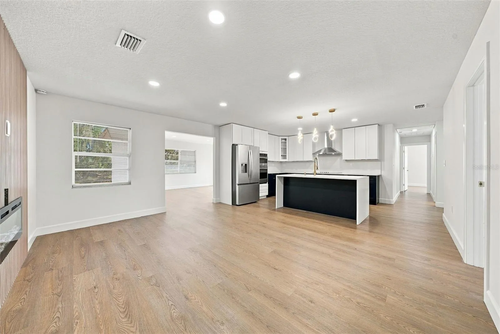 4106 LONE OAK RD