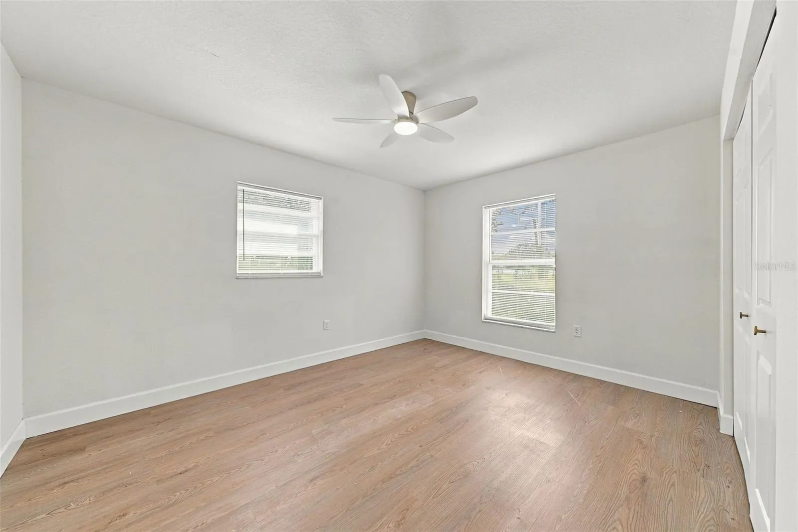 4106 LONE OAK RD