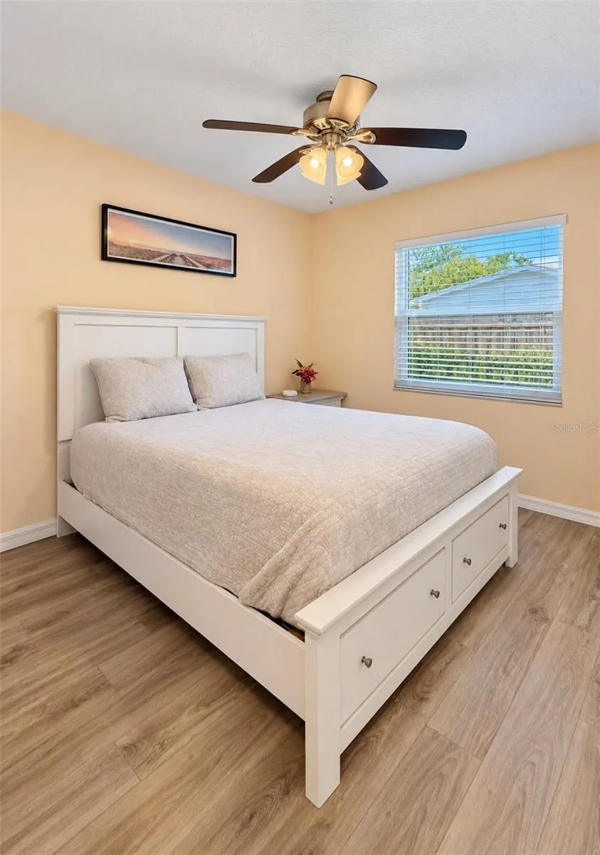 1231 ROSEWOOD ST