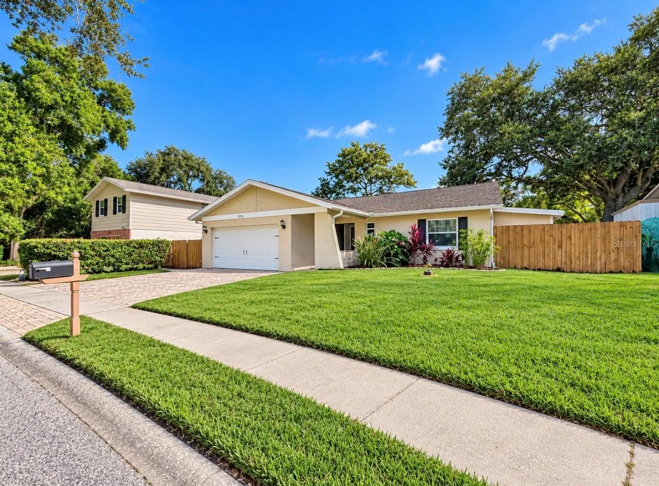 1231 ROSEWOOD ST