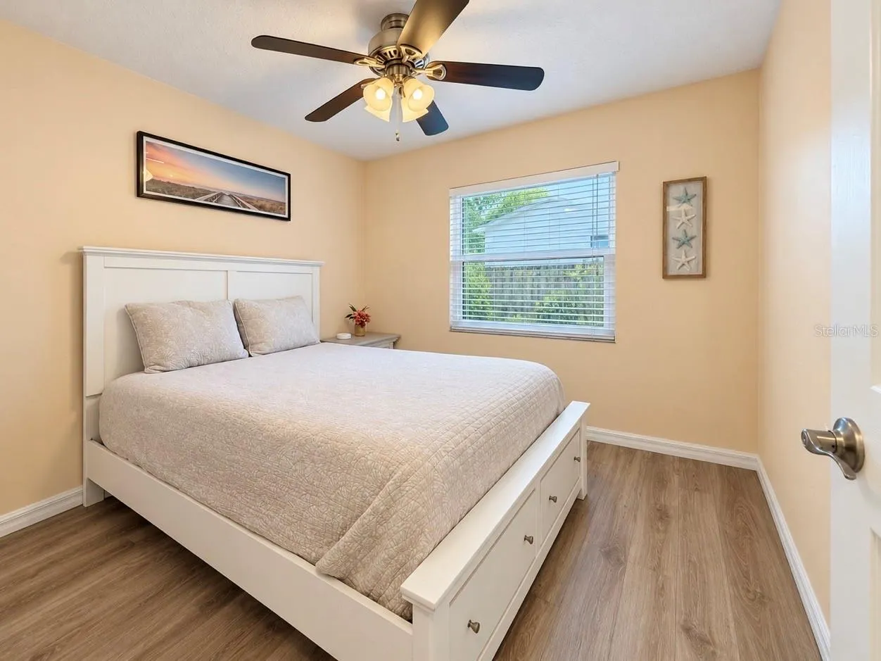1231 ROSEWOOD ST