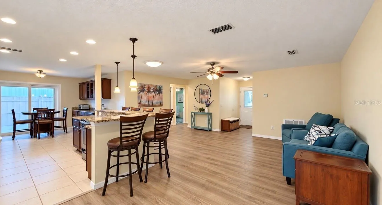 1231 ROSEWOOD ST