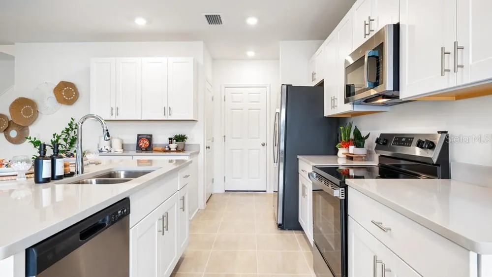 13505 CAMELOT CT