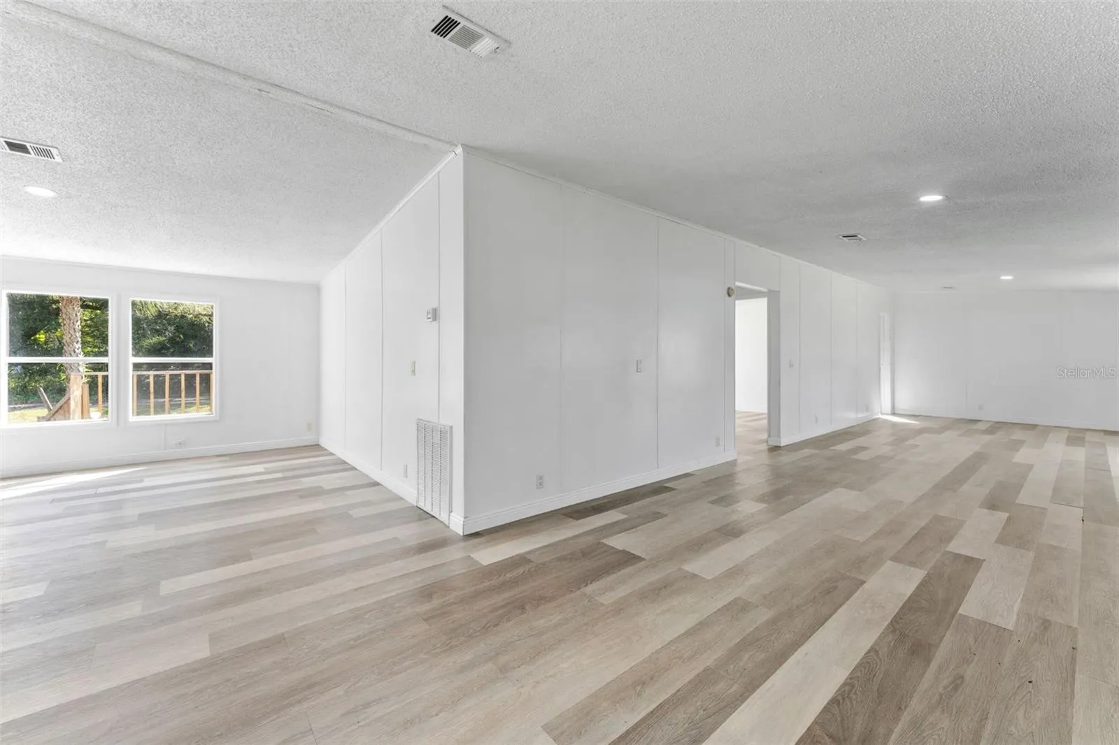 11004 KITTY HAWK DR