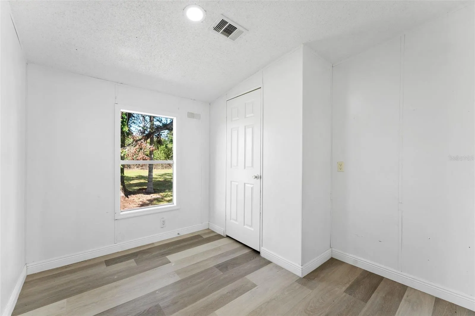 11004 KITTY HAWK DR