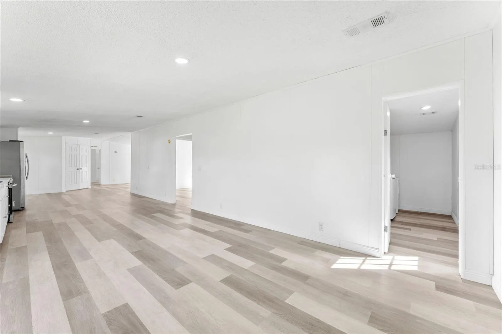 11004 KITTY HAWK DR