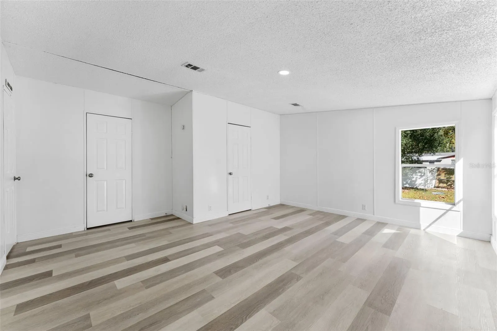 11004 KITTY HAWK DR