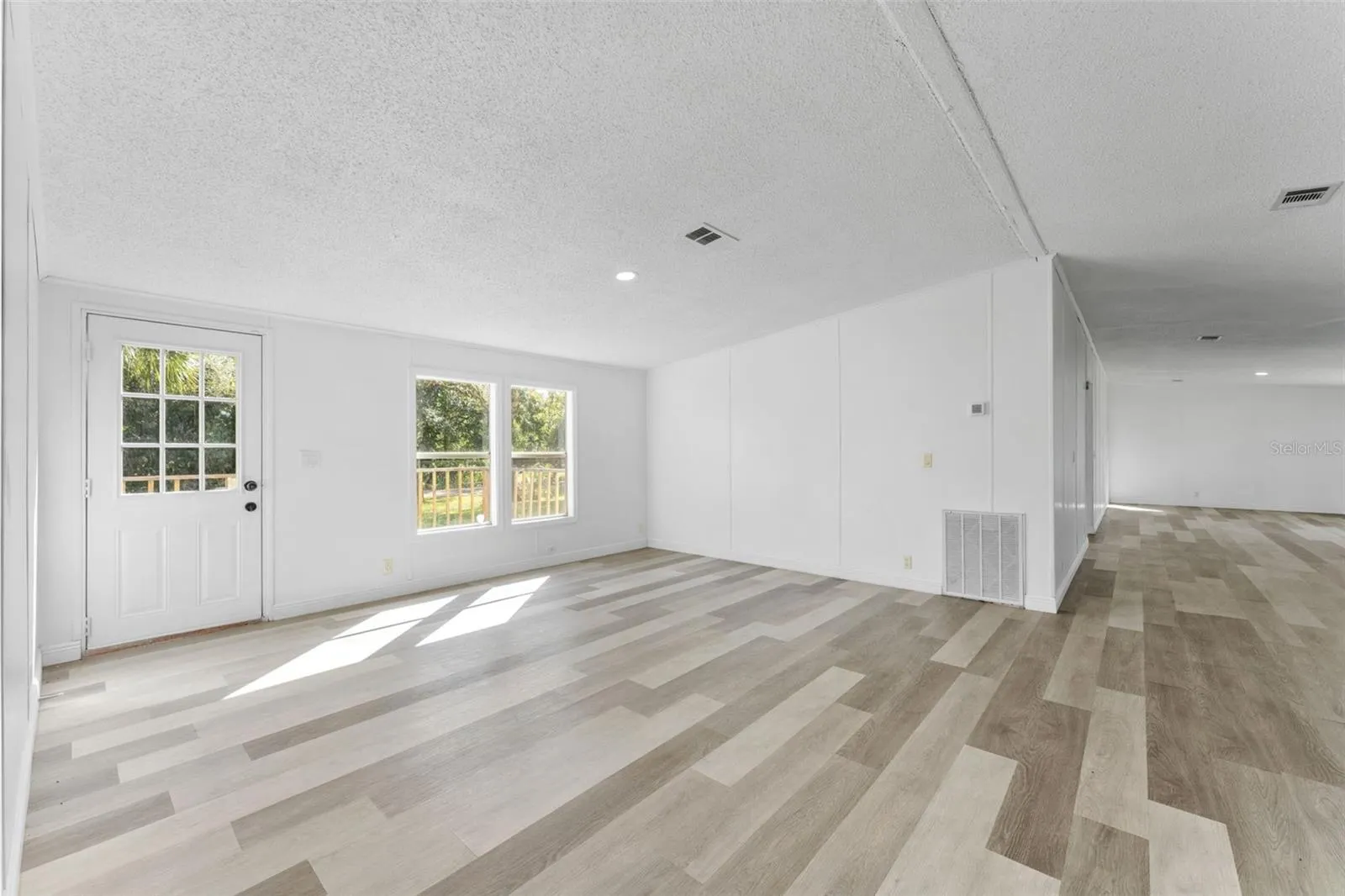 11004 KITTY HAWK DR