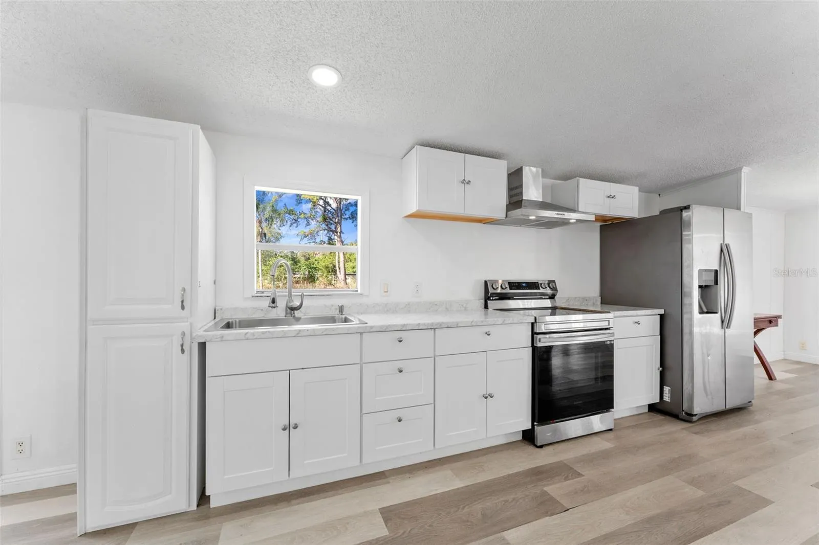 11004 KITTY HAWK DR