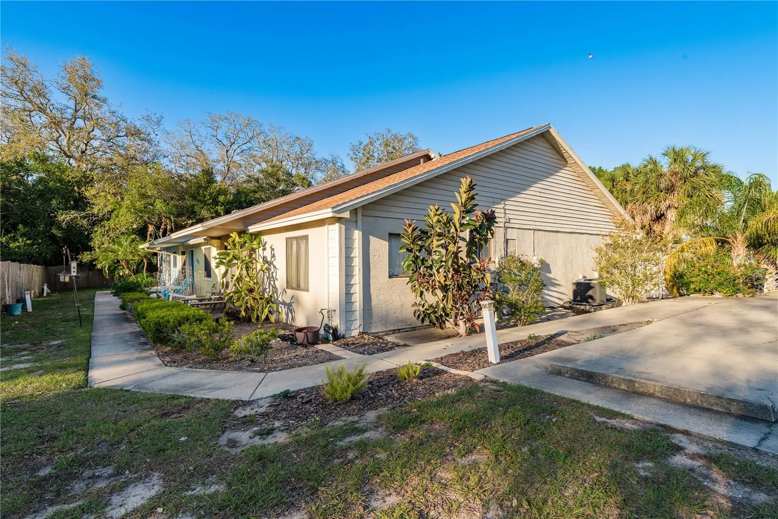 102 ANCLOTE RD