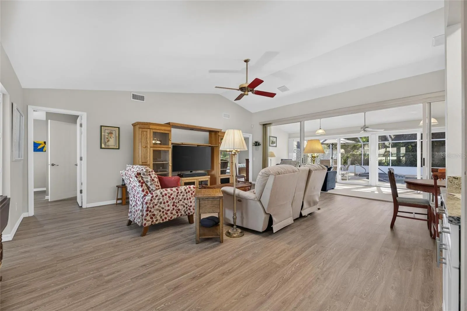 5713 GARDEN LAKES MAJESTIC