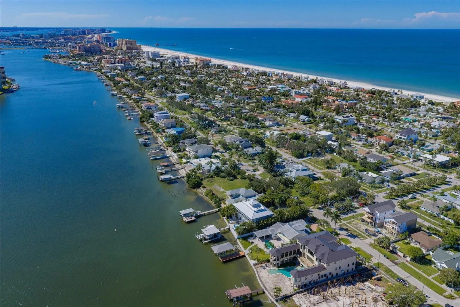 871 BAY ESPLANADE