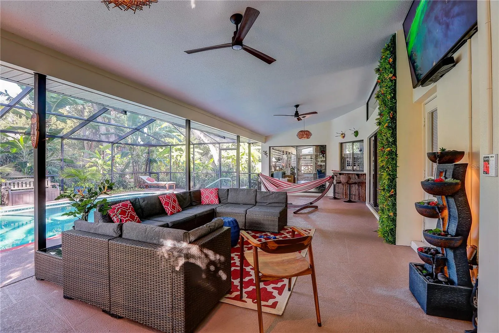 3929 BUCKINGHAM LOOP DR