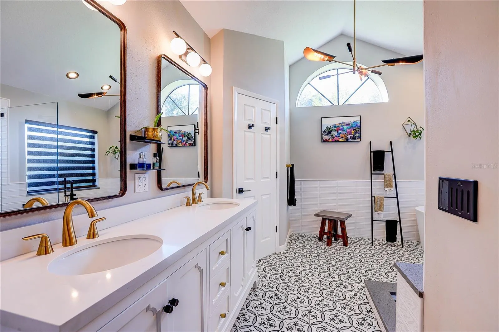 3929 BUCKINGHAM LOOP DR