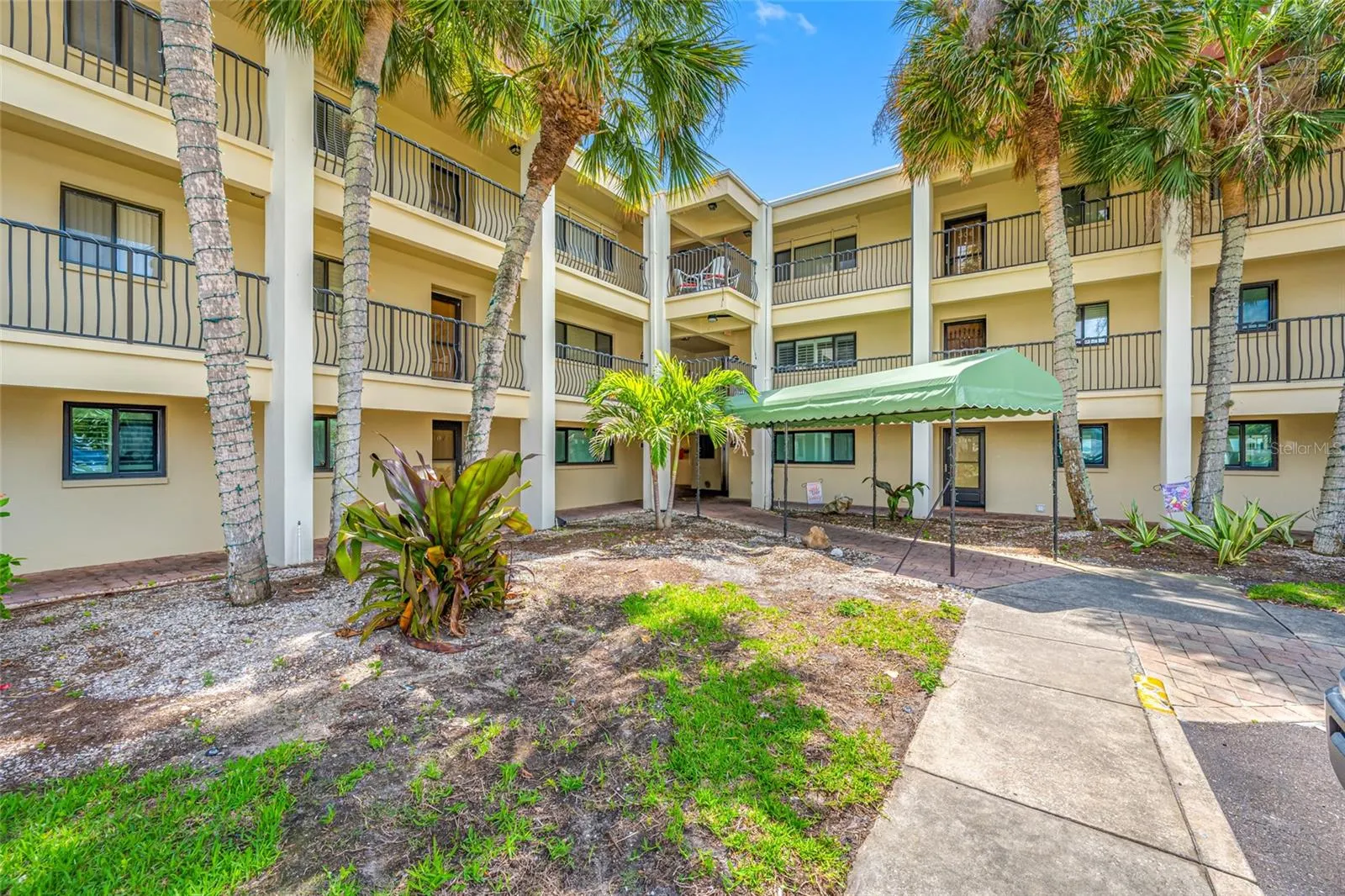 865 S GULFVIEW BLVD #202 #202