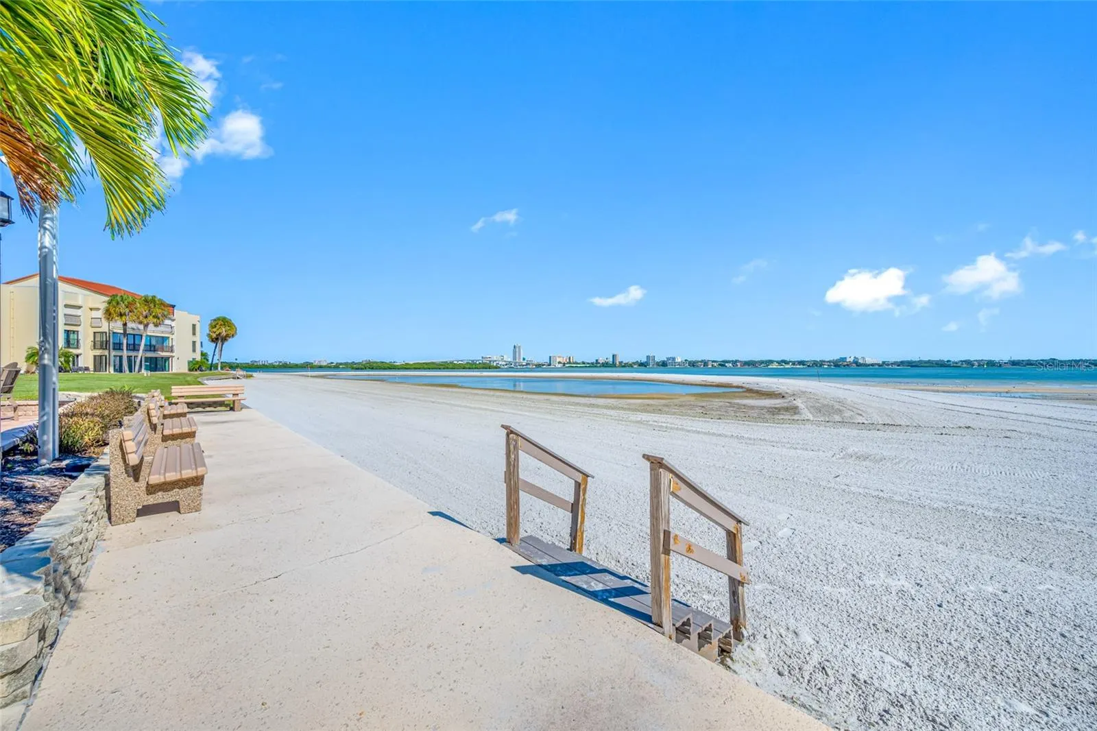 865 S GULFVIEW BLVD #202 #202