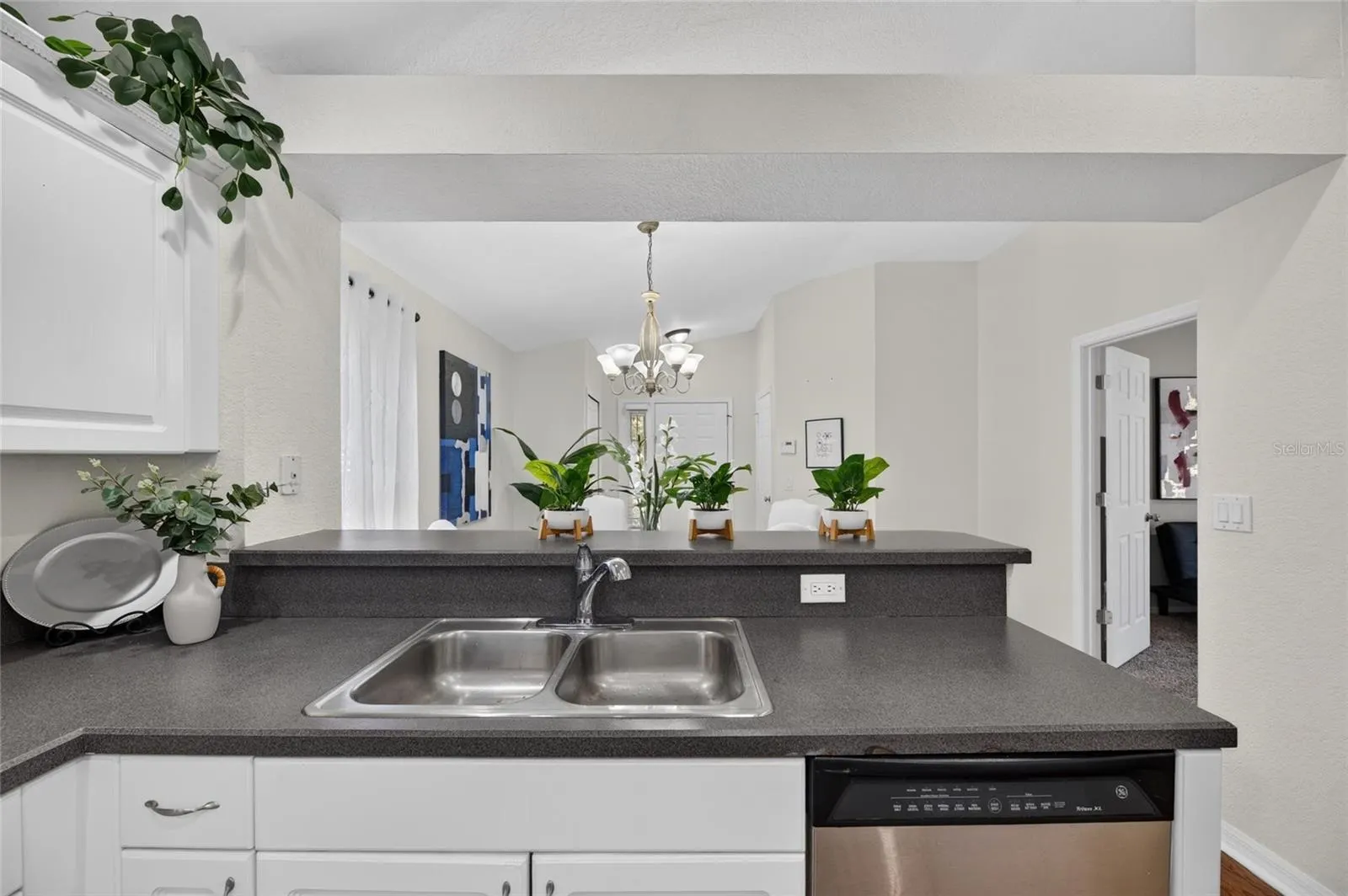 11517 CRESTLAKE VILLAGE DR