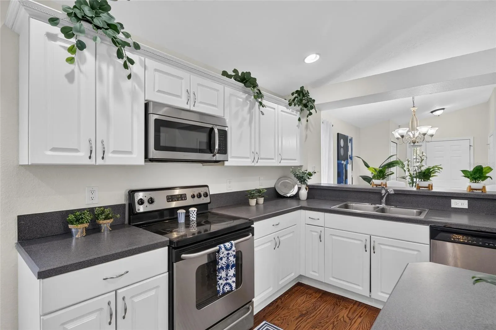 11517 CRESTLAKE VILLAGE DR