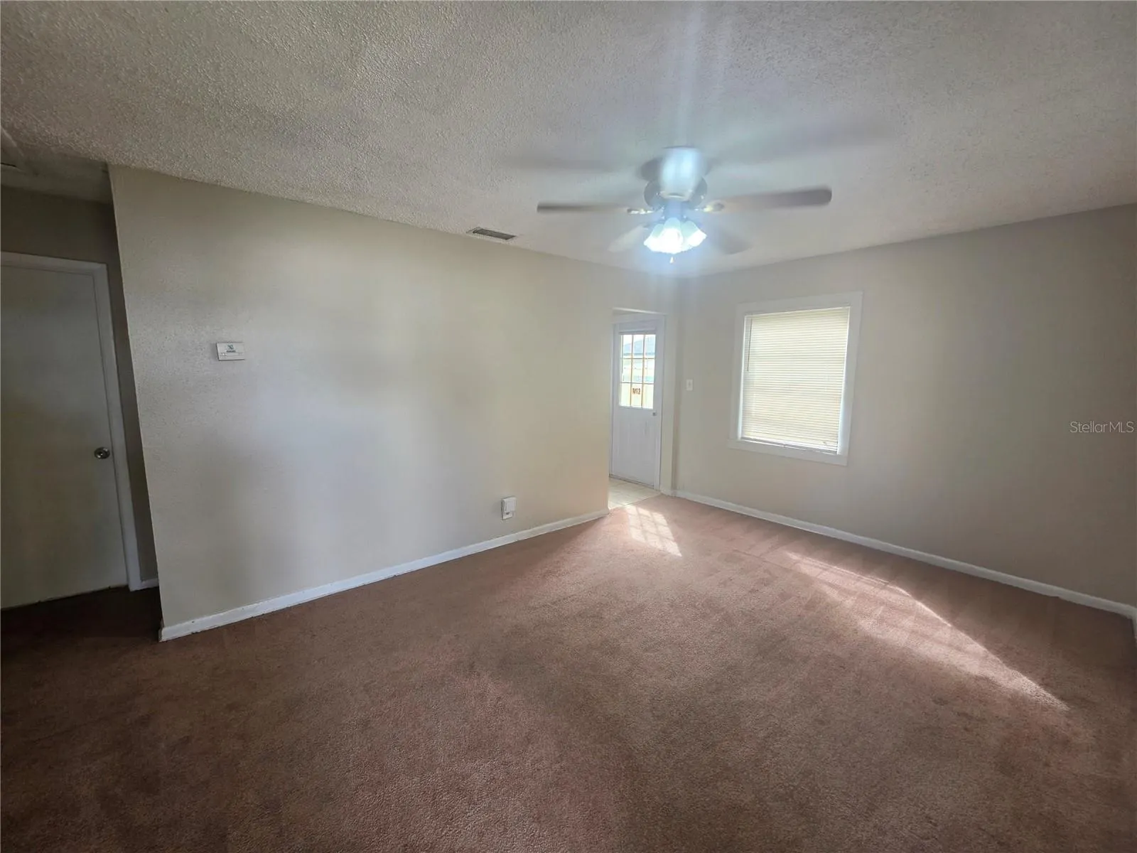 1512 W COMANCHE AVE