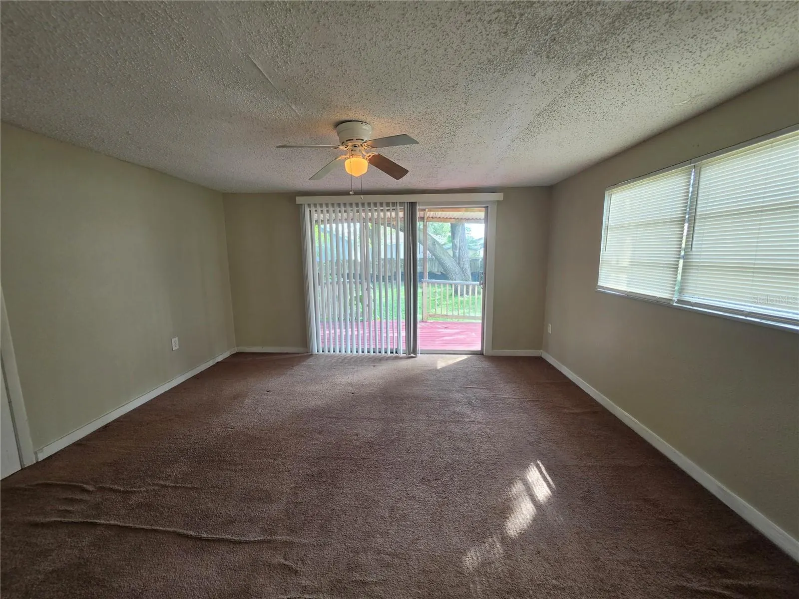 1512 W COMANCHE AVE