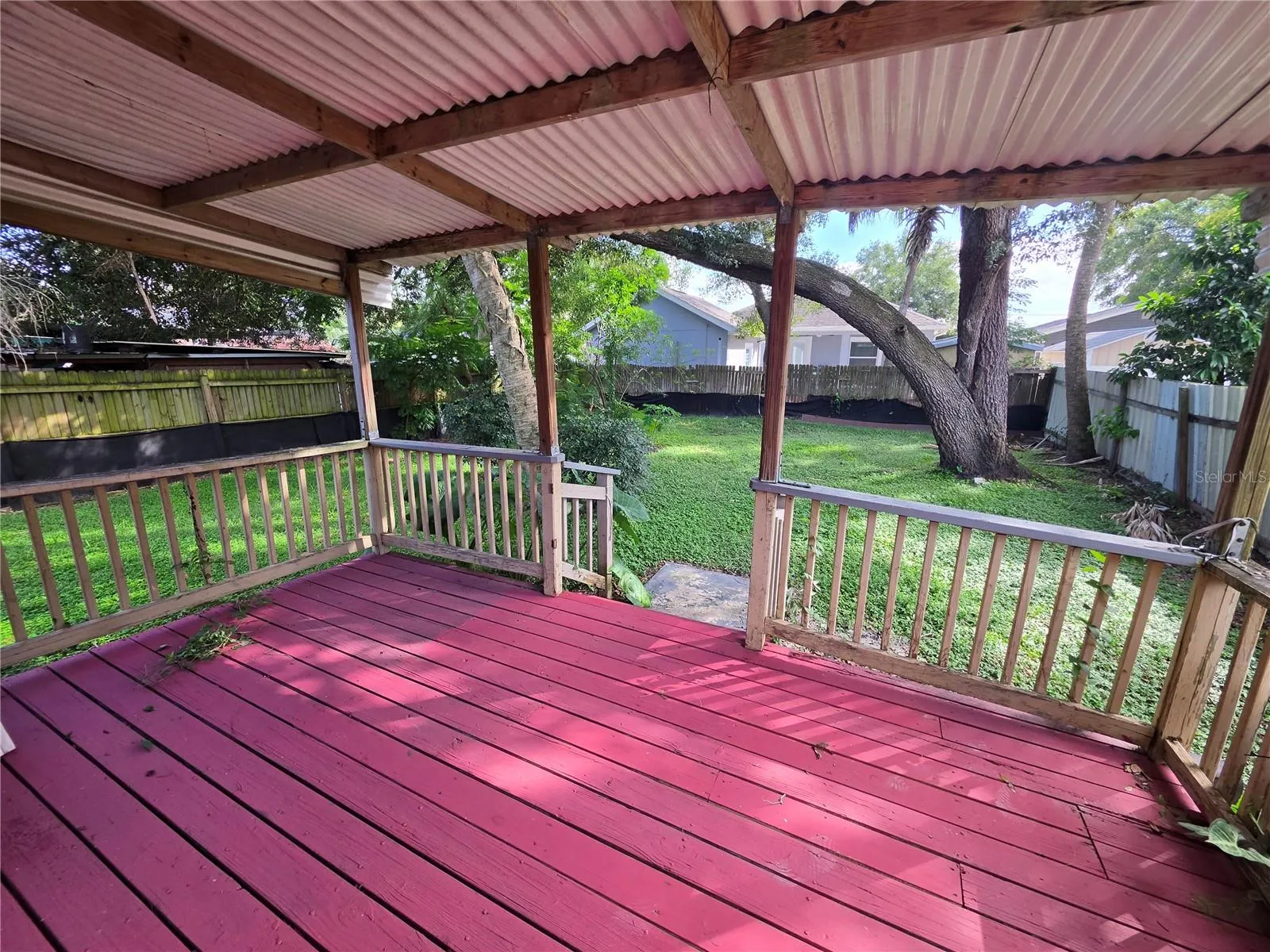 1512 W COMANCHE AVE