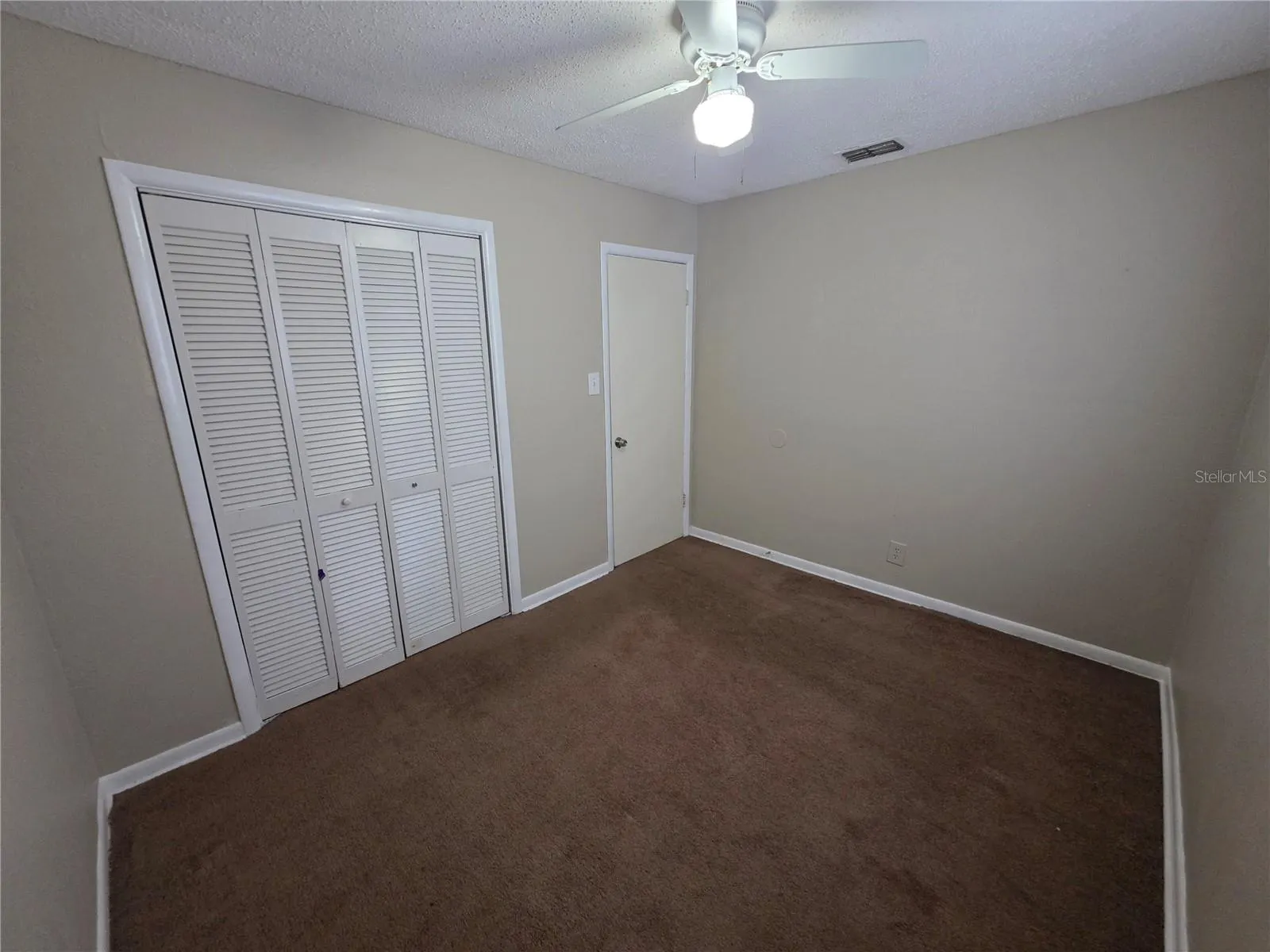 1512 W COMANCHE AVE