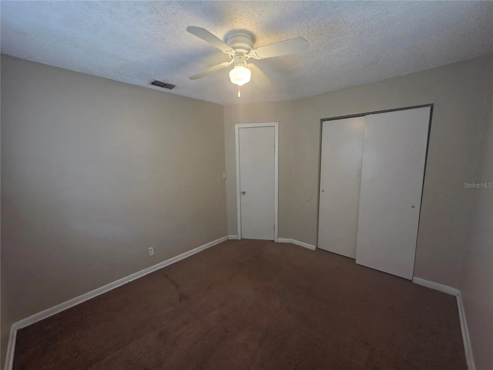 1512 W COMANCHE AVE