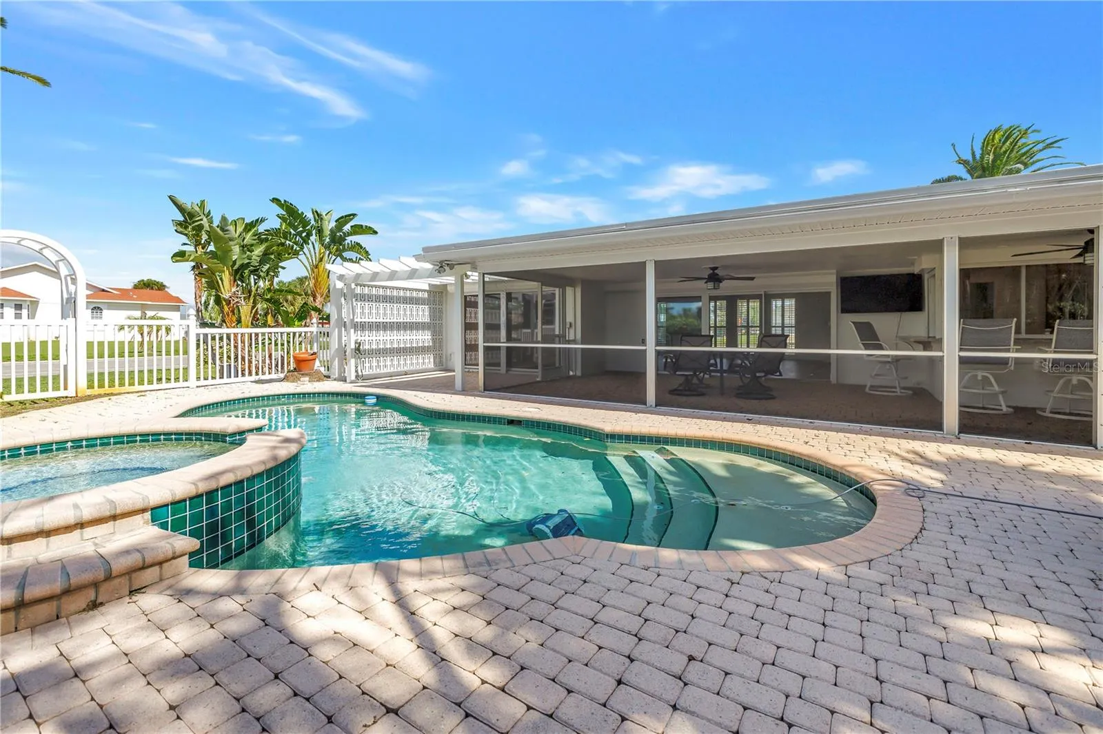 290 MONTE CRISTO BLVD