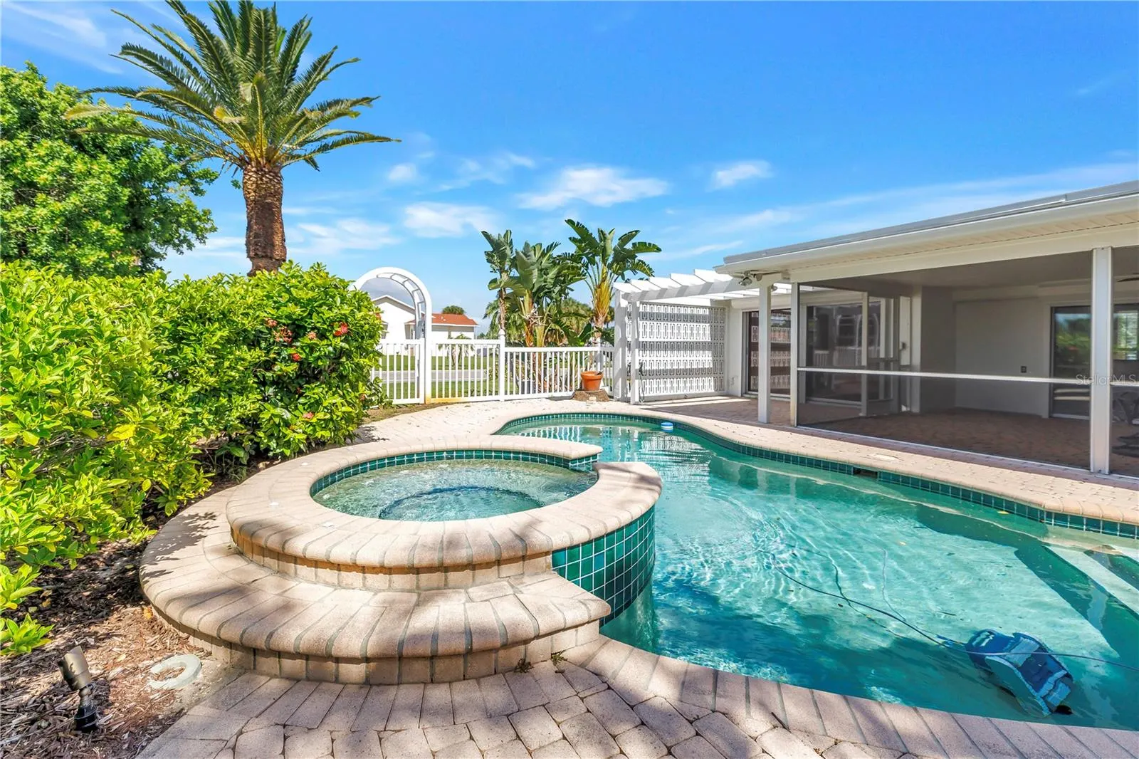 290 MONTE CRISTO BLVD