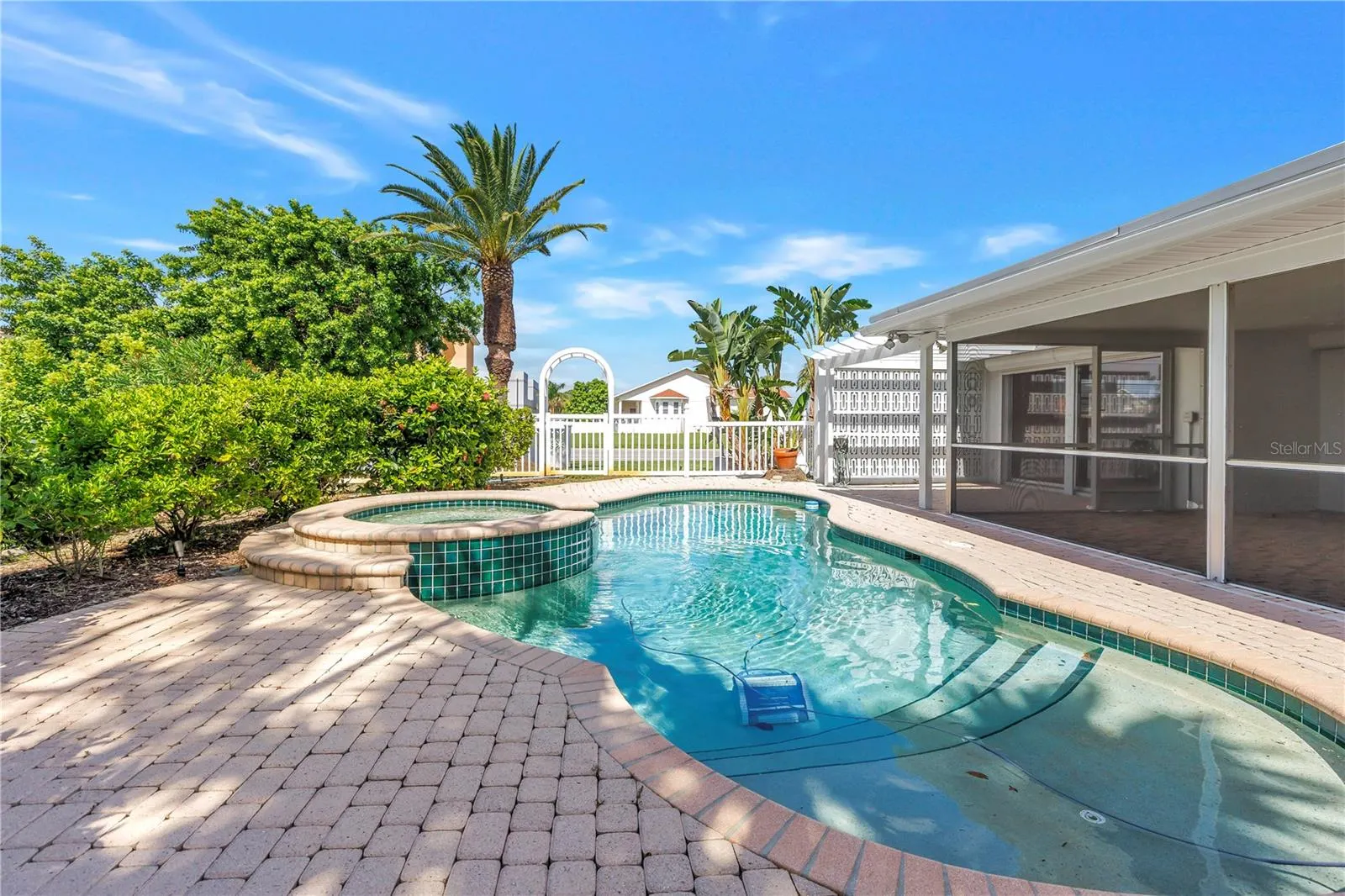290 MONTE CRISTO BLVD