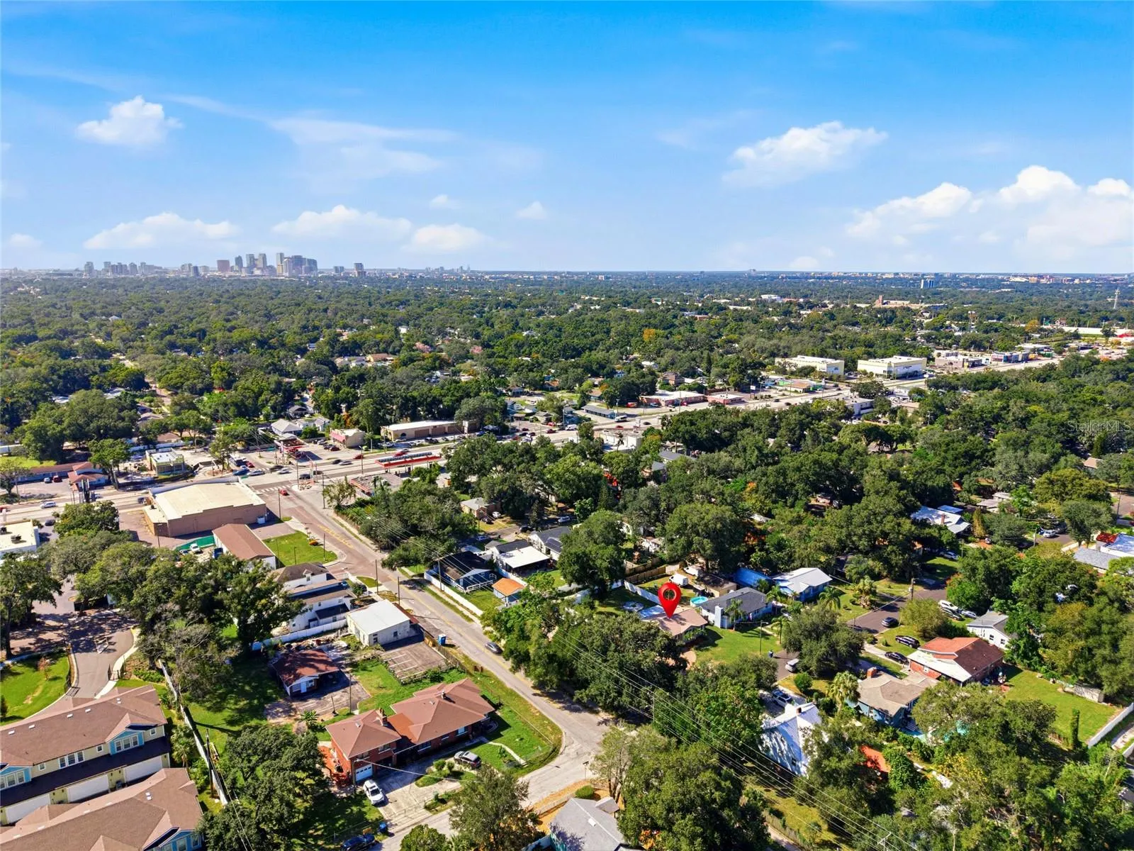 1427 E COMANCHE AVE