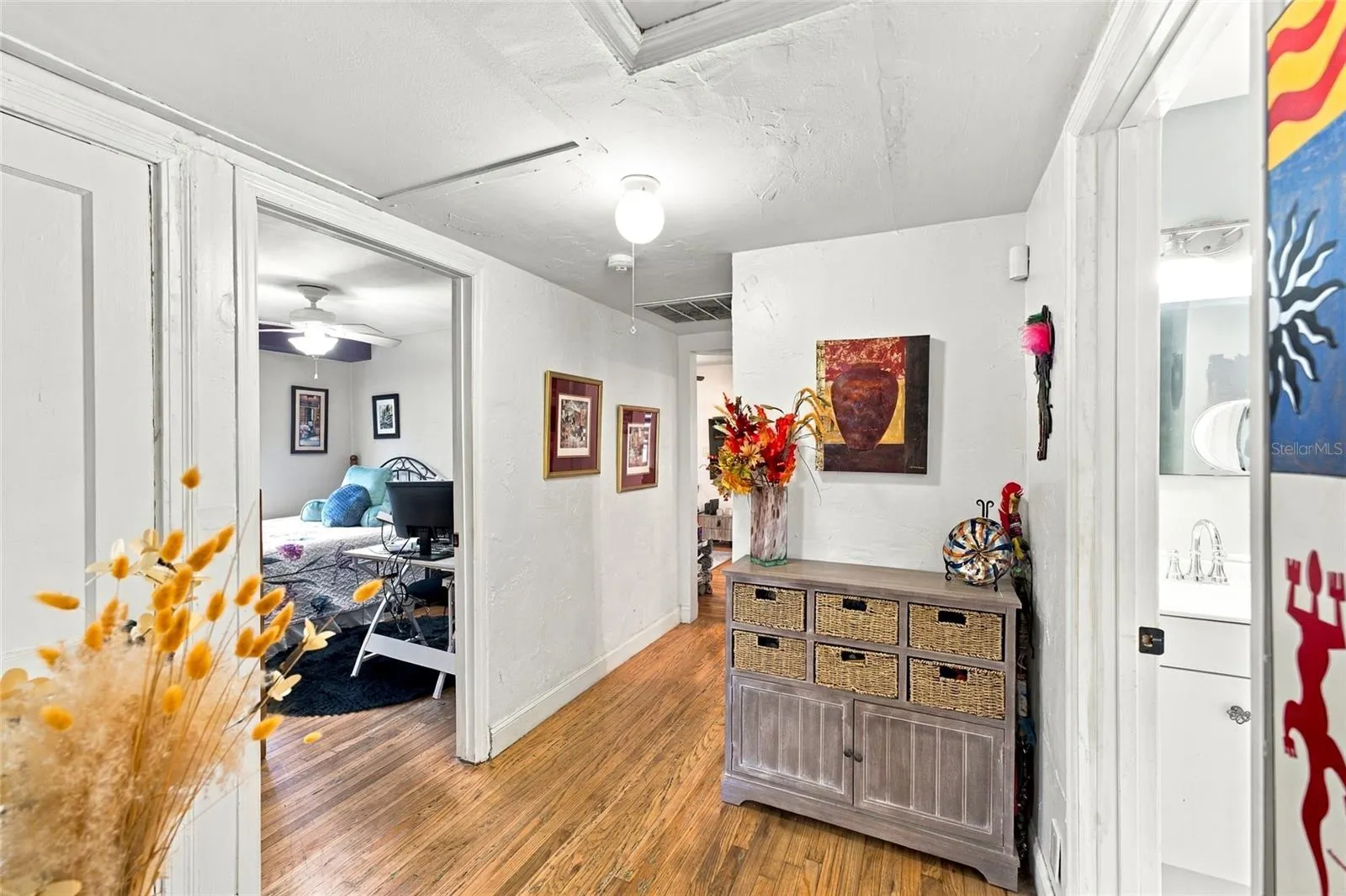 1427 E COMANCHE AVE