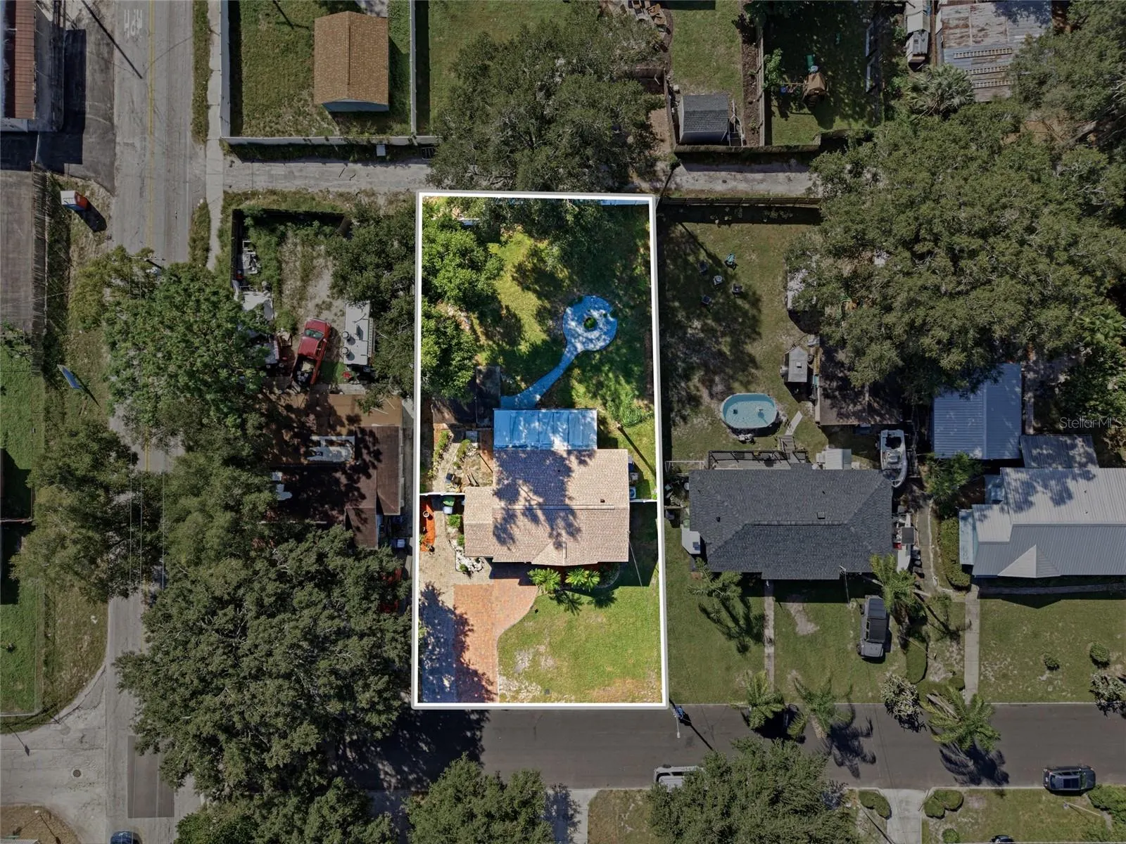 1427 E COMANCHE AVE