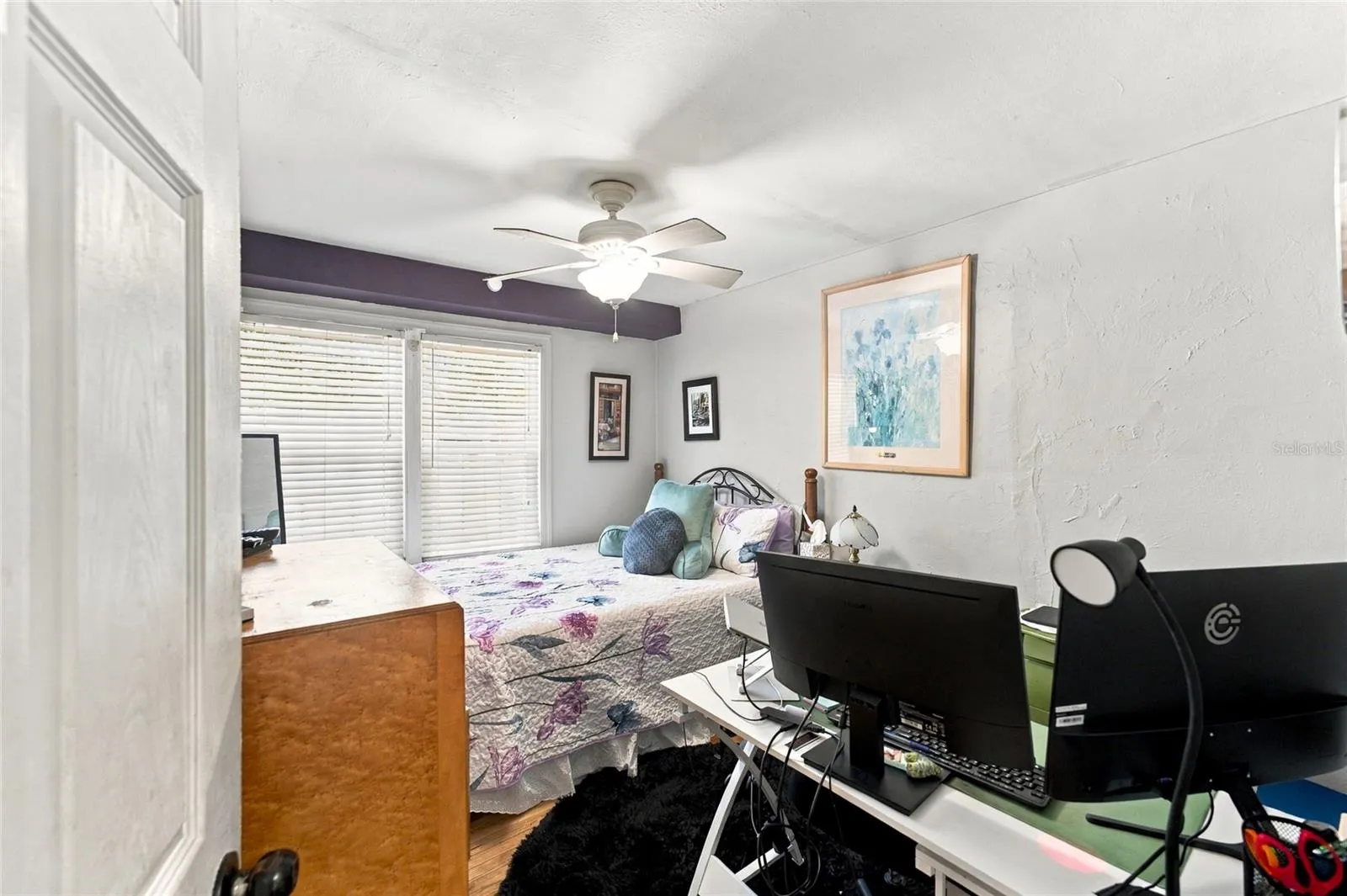1427 E COMANCHE AVE