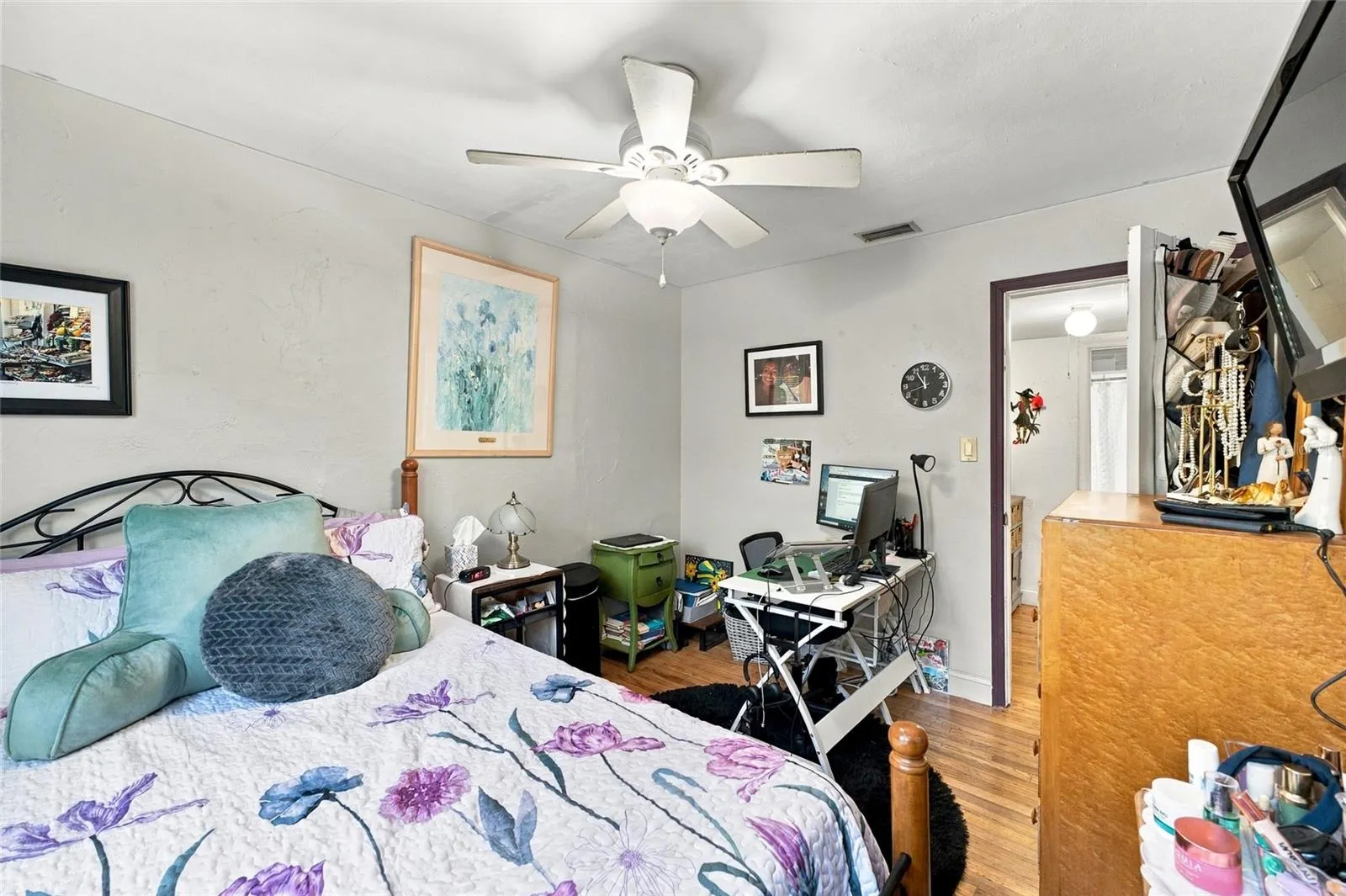 1427 E COMANCHE AVE