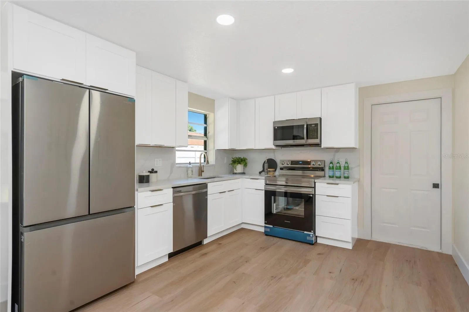 4003 W MONTGOMERY TER
