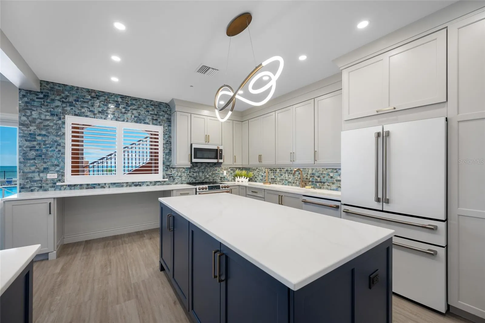 16700 GULF BLVD #524 #524