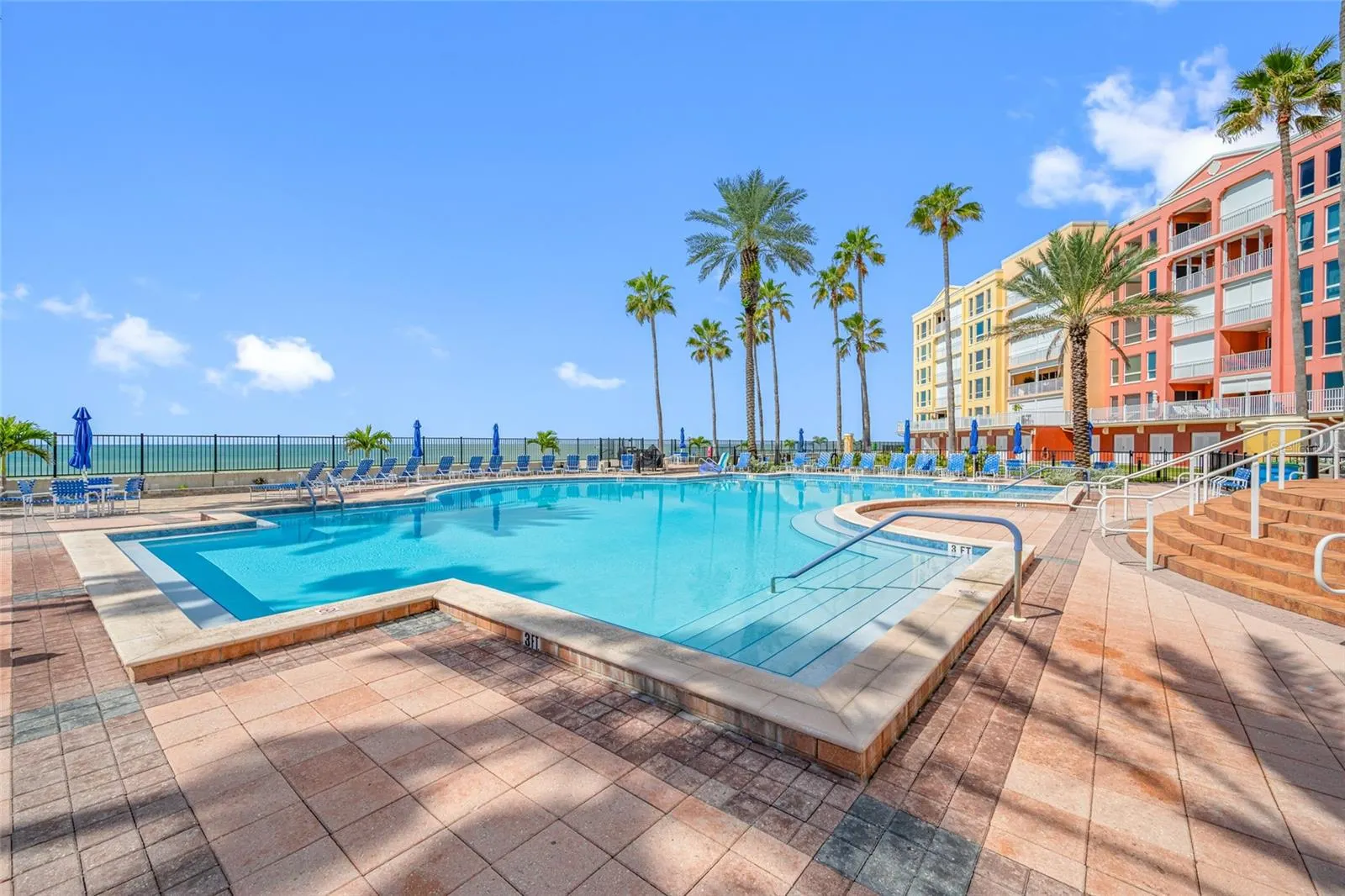 16700 GULF BLVD #524 #524