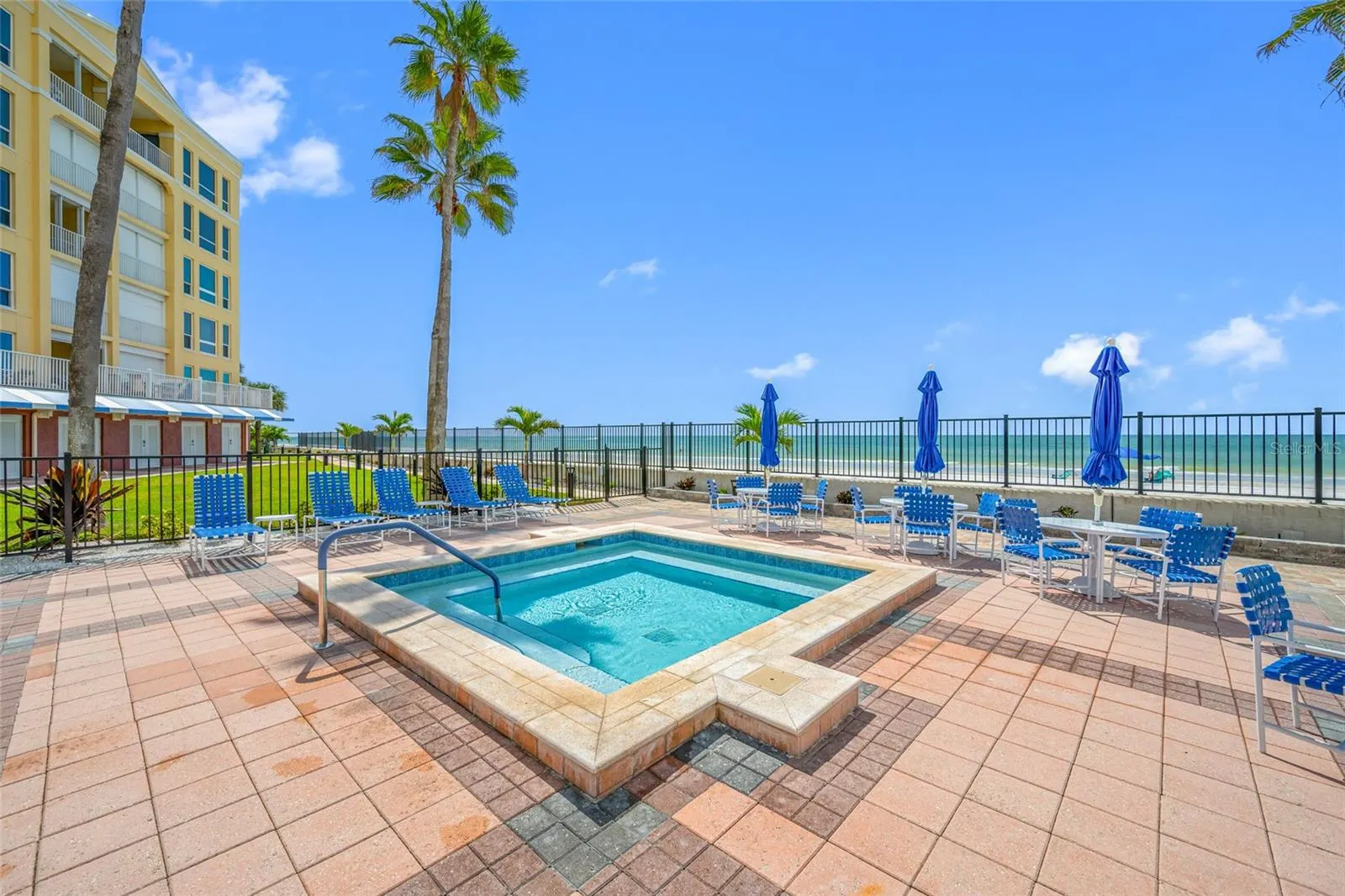 16700 GULF BLVD #524 #524