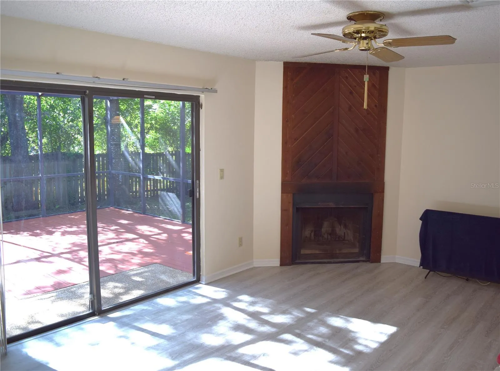 450 CASCADE LN