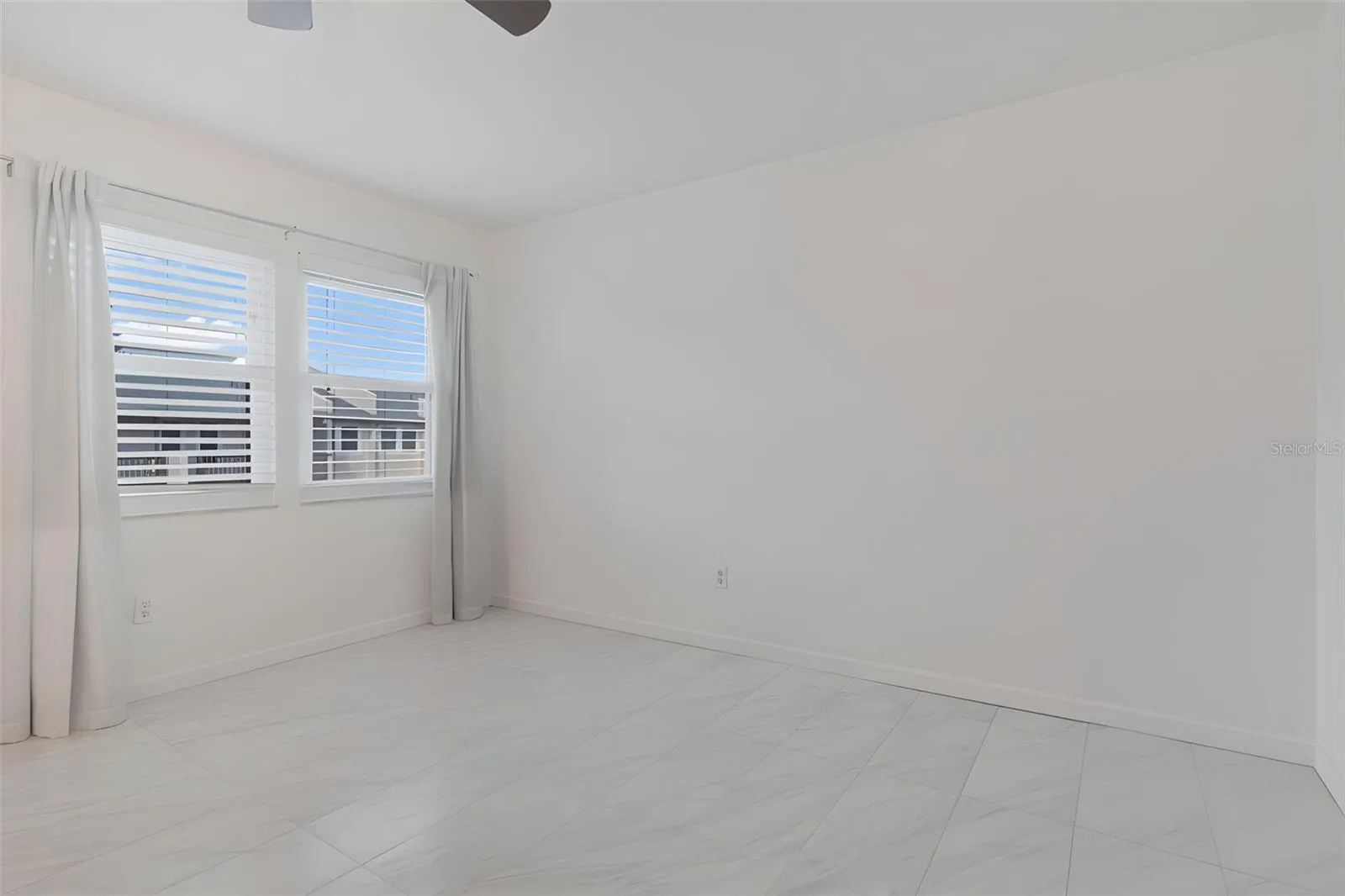 527 S LINCOLN AVE #A205 #A205