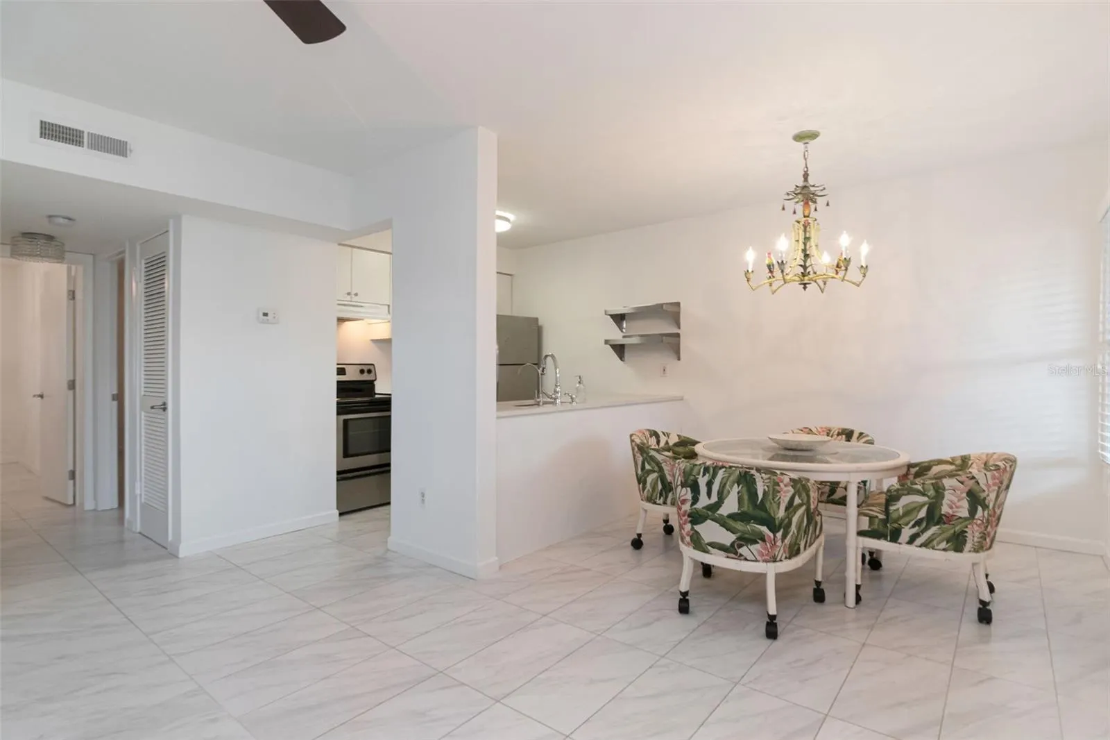 527 S LINCOLN AVE #A205 #A205
